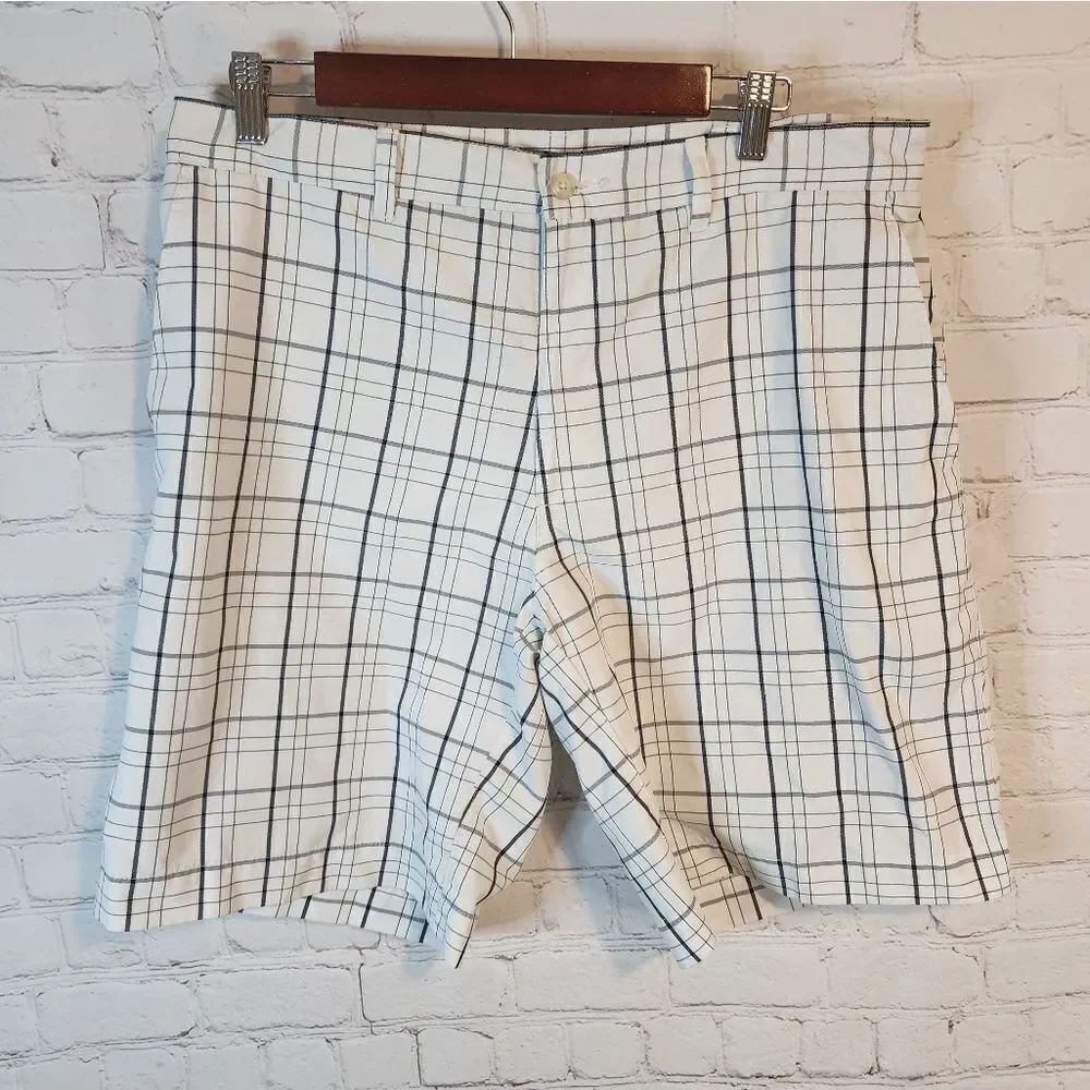 Men's PGA Tour golf shorts, size 34